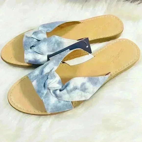 Universal Thread Melody Sandals in Blue - Picture 6 of 9